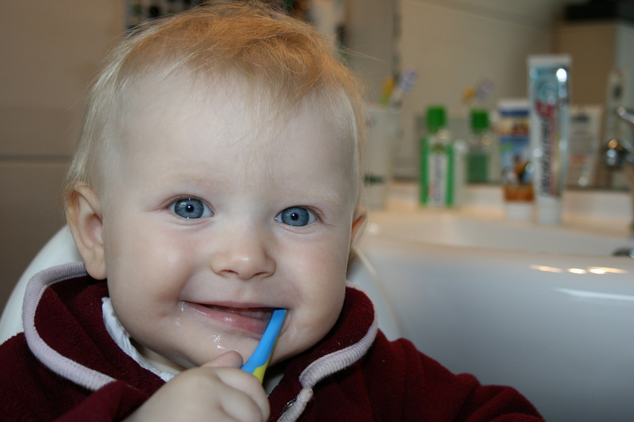 Segala Sesuatu yang Perlu Diketahui Orang Tua tentang Tumbuh Gigi Anak yang Terlambat